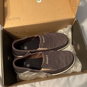NEW IN BOX Ariat Men's Textured Brown Loafers